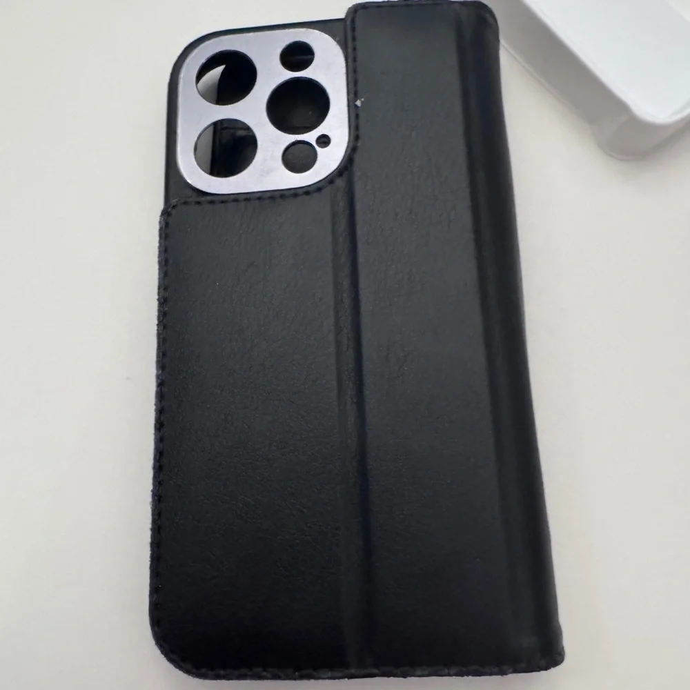 Moshi Overture Wallet Case for iPhone 15 pro - Charcoal Black